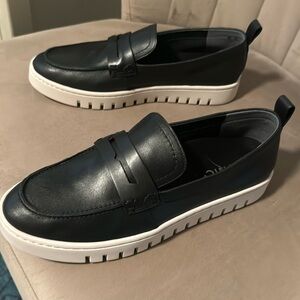 Never worn Vionic Uptown Slip Ons. Size 8 Black leather uppers.